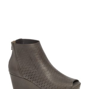 Women's Chocolat Blu Warner Perforated Platform Bootie, Size 6 M - Grey