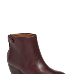 Women's Comfortiva Alandra Bootie, Size 6 M - Burgundy