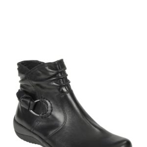 Women's Earth Watson Bootie, Size 6 W - Black