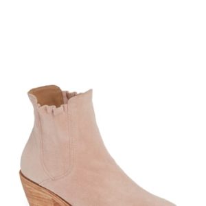 Women's Huma Blanco Cheche Chelsea Bootie, Size 6US / 36EU - Pink