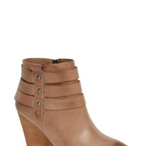 Women's Isola Levina Bootie, Size 6 M - Beige