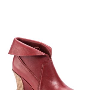 Women's Latigo Zhara Wedge Bootie, Size 6 M - Red